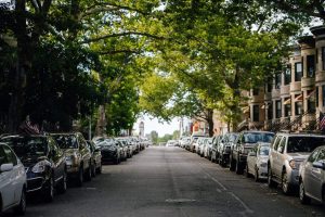 Vanaf 2023 goedkoper parkeren met je EV in jouw gemeente?