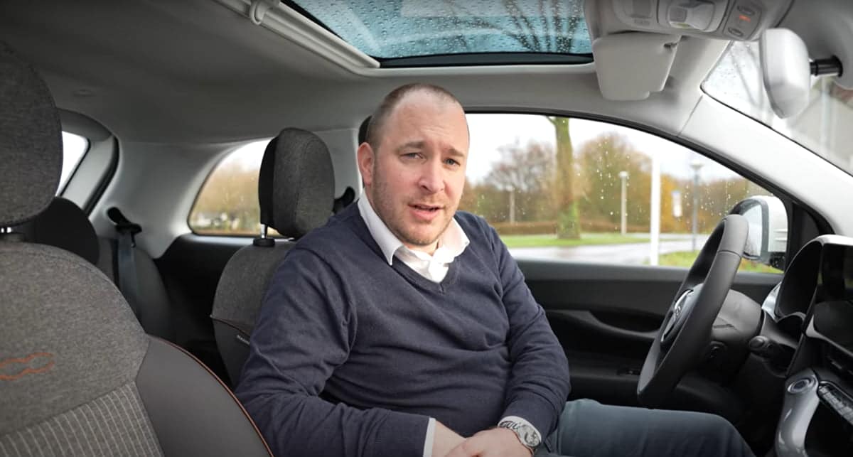 Tim presenteert de Fiat 500e in de nieuwste vlog van ECAR