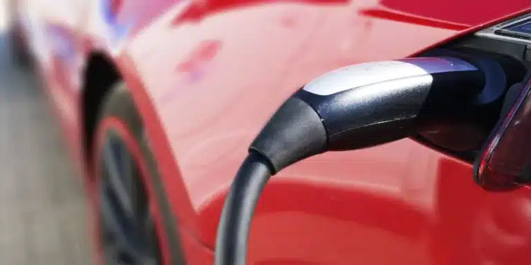 Meevaller bezitters elektrische auto: kabinet verlengt belastingvoordeel