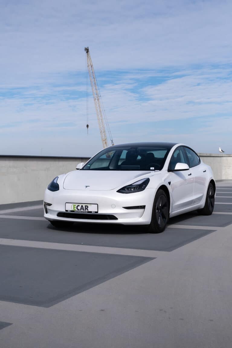 Tesla Model 3 is EV van het Jaar 2024